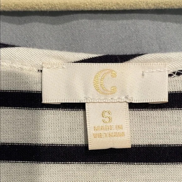 Adorable Black and White Striped Long Sleeve Top with Floral Pocket &Back - Picture 3 of 4